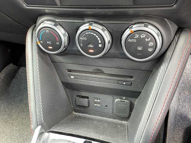 マツダ デミオ XD ツーリング 神奈川県 2014(平26)年 8.3万km アルミニウムメタリック ディーラー純正SDナビ/フルセグＴＶ・Bluetooth接続/バックカメラ/ヘッドアップディスプレイ/ステアリングスイッチ/パドルシフト/ブラインドスポットモニター/クルーズコントロール/ETC/ＬＥＤヘッドライト/ドアバイザー/プッシュスタート/衝突軽減ブレーキ/スマートキー