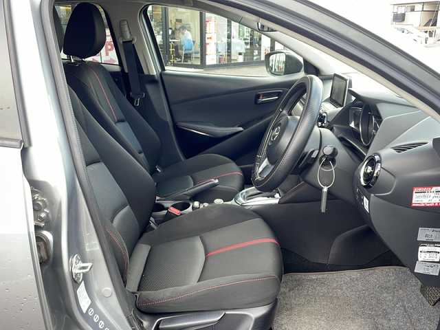 マツダ デミオ XD ツーリング 神奈川県 2014(平26)年 8.3万km アルミニウムメタリック ディーラー純正SDナビ/フルセグＴＶ・Bluetooth接続/バックカメラ/ヘッドアップディスプレイ/ステアリングスイッチ/パドルシフト/ブラインドスポットモニター/クルーズコントロール/ETC/ＬＥＤヘッドライト/ドアバイザー/プッシュスタート/衝突軽減ブレーキ/スマートキー