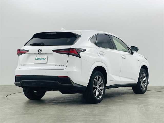 レクサス ＮＸ 300h Fスポーツ 福島県 2020(令2)年 3.1万km ホワイトノーヴァガラスフレーク レクサスセーフティセンス/・プリクラッシュセーフティ/・レーントレーシングアシスト/・レーダークルーズコントロール/・アダプティブハイビーム/・オートマチックハイビーム/・ロードサインアシスト/純正ディスプレイオーディオナビ/・フルセグTV/BT/AUX/USB/CD/DVD/FM/AM/・Miracast/・ビルトインETC2.0/・バックカメラ/・アラウンドビューモニター/・前方ドライブレコーダー/レザーシート/・D+N席シートヒーター/・D+N席エアシート/・D+N席パワーシート/・メモリーシート/革張りステアリング/・ステアリングスイッチ/・パドルシフト/・ステアリングヒーター/電動リアゲート/電子パーキング/・オートブレーキホールド/ブラインドスポットモニター/電動格納ミラー/・ウィンカーミラー/・オートミラー/プッシュスタート/・スマートキー/・スペアキー1本/・カードキー1枚/LEDヘッドライト/・オートライト/・フォグランプ/コーナーセンサー/純正フロアマット/純正18インチAW