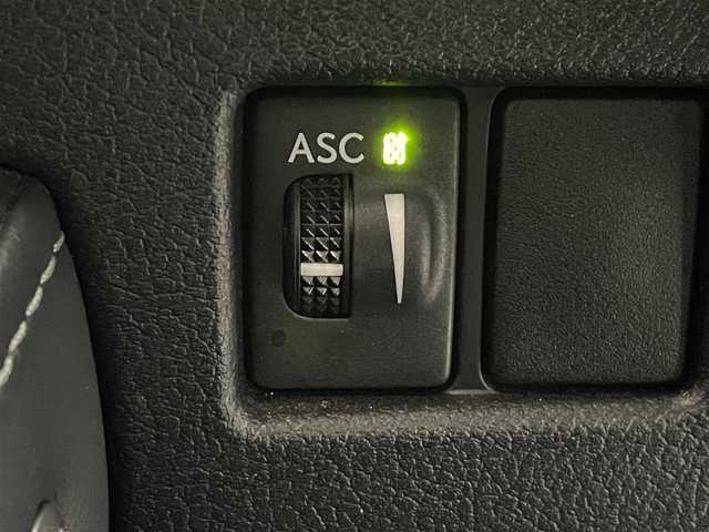 レクサス ＮＸ 300h Fスポーツ 福島県 2020(令2)年 3.1万km ホワイトノーヴァガラスフレーク レクサスセーフティセンス/・プリクラッシュセーフティ/・レーントレーシングアシスト/・レーダークルーズコントロール/・アダプティブハイビーム/・オートマチックハイビーム/・ロードサインアシスト/純正ディスプレイオーディオナビ/・フルセグTV/BT/AUX/USB/CD/DVD/FM/AM/・Miracast/・ビルトインETC2.0/・バックカメラ/・アラウンドビューモニター/・前方ドライブレコーダー/レザーシート/・D+N席シートヒーター/・D+N席エアシート/・D+N席パワーシート/・メモリーシート/革張りステアリング/・ステアリングスイッチ/・パドルシフト/・ステアリングヒーター/電動リアゲート/電子パーキング/・オートブレーキホールド/ブラインドスポットモニター/電動格納ミラー/・ウィンカーミラー/・オートミラー/プッシュスタート/・スマートキー/・スペアキー1本/・カードキー1枚/LEDヘッドライト/・オートライト/・フォグランプ/コーナーセンサー/純正フロアマット/純正18インチAW