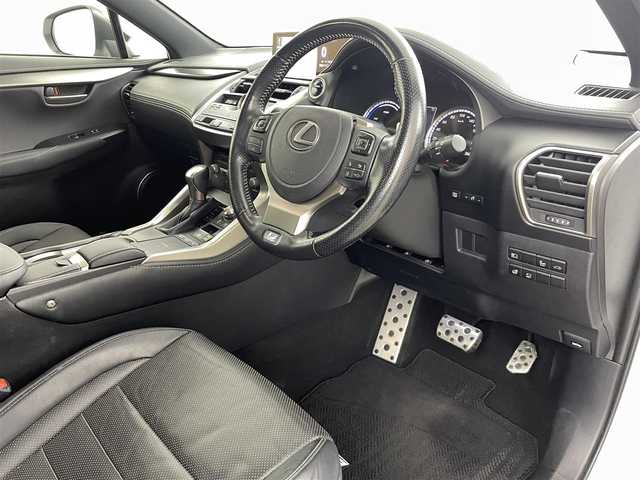 レクサス ＮＸ 300h Fスポーツ 福島県 2020(令2)年 3.1万km ホワイトノーヴァガラスフレーク レクサスセーフティセンス/・プリクラッシュセーフティ/・レーントレーシングアシスト/・レーダークルーズコントロール/・アダプティブハイビーム/・オートマチックハイビーム/・ロードサインアシスト/純正ディスプレイオーディオナビ/・フルセグTV/BT/AUX/USB/CD/DVD/FM/AM/・Miracast/・ビルトインETC2.0/・バックカメラ/・アラウンドビューモニター/・前方ドライブレコーダー/レザーシート/・D+N席シートヒーター/・D+N席エアシート/・D+N席パワーシート/・メモリーシート/革張りステアリング/・ステアリングスイッチ/・パドルシフト/・ステアリングヒーター/電動リアゲート/電子パーキング/・オートブレーキホールド/ブラインドスポットモニター/電動格納ミラー/・ウィンカーミラー/・オートミラー/プッシュスタート/・スマートキー/・スペアキー1本/・カードキー1枚/LEDヘッドライト/・オートライト/・フォグランプ/コーナーセンサー/純正フロアマット/純正18インチAW