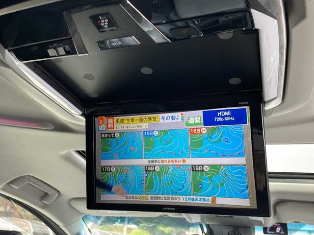 トヨタ アルファード SC 大阪府 2019(平31)年 11.9万km ホワイトパールクリスタルシャイン ワンオーナー/11インチアルパインメモリナビ/・AM/FM/CD/DVD/Bluetooth/・フルセグテレビ/サンルーフ/フリップダウンモニター/バックカメラ/ビルトインETC/ドライブレコーダー/レーダークルーズコントロール/衝突軽減ブレーキ/デジタルインナーミラー/レーンキープアシスト/アイドリングストップ/横滑り防止装置/盗難防止装置/電動パーキングブレーキ/両側パワースライド/前後コーナーセンサー/メモリシート（D席）/パワーシート（D席+N席）/エアシート（D席+N席）/シートヒーター（D席+N席）/LEDヘッドライト/オートマチックハイビーム/オートライト/ダブルオートエアコン/プッシュスタートボタン/スマートキー×2/ステアリングリモコン/革巻きステアリング/純正17インチアルミホイール/12V充電器/USBジャック/純正フロアマット/ドアバイザー/ステアリングヒーター/保証書/取扱説明書