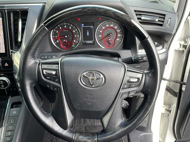 トヨタ アルファード SC 大阪府 2019(平31)年 11.9万km ホワイトパールクリスタルシャイン ワンオーナー/11インチアルパインメモリナビ/・AM/FM/CD/DVD/Bluetooth/・フルセグテレビ/サンルーフ/フリップダウンモニター/バックカメラ/ビルトインETC/ドライブレコーダー/レーダークルーズコントロール/衝突軽減ブレーキ/デジタルインナーミラー/レーンキープアシスト/アイドリングストップ/横滑り防止装置/盗難防止装置/電動パーキングブレーキ/両側パワースライド/前後コーナーセンサー/メモリシート（D席）/パワーシート（D席+N席）/エアシート（D席+N席）/シートヒーター（D席+N席）/LEDヘッドライト/オートマチックハイビーム/オートライト/ダブルオートエアコン/プッシュスタートボタン/スマートキー×2/ステアリングリモコン/革巻きステアリング/純正17インチアルミホイール/12V充電器/USBジャック/純正フロアマット/ドアバイザー/ステアリングヒーター/保証書/取扱説明書