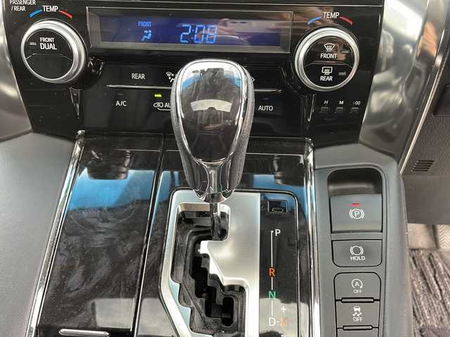 トヨタ アルファード SC 大阪府 2019(平31)年 11.9万km ホワイトパールクリスタルシャイン ワンオーナー/11インチアルパインメモリナビ/・AM/FM/CD/DVD/Bluetooth/・フルセグテレビ/サンルーフ/フリップダウンモニター/バックカメラ/ビルトインETC/ドライブレコーダー/レーダークルーズコントロール/衝突軽減ブレーキ/デジタルインナーミラー/レーンキープアシスト/アイドリングストップ/横滑り防止装置/盗難防止装置/電動パーキングブレーキ/両側パワースライド/前後コーナーセンサー/メモリシート（D席）/パワーシート（D席+N席）/エアシート（D席+N席）/シートヒーター（D席+N席）/LEDヘッドライト/オートマチックハイビーム/オートライト/ダブルオートエアコン/プッシュスタートボタン/スマートキー×2/ステアリングリモコン/革巻きステアリング/純正17インチアルミホイール/12V充電器/USBジャック/純正フロアマット/ドアバイザー/ステアリングヒーター/保証書/取扱説明書