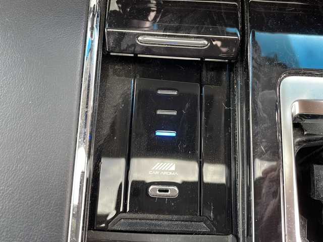 トヨタ アルファード SC 大阪府 2019(平31)年 11.9万km ホワイトパールクリスタルシャイン ワンオーナー/11インチアルパインメモリナビ/・AM/FM/CD/DVD/Bluetooth/・フルセグテレビ/サンルーフ/フリップダウンモニター/バックカメラ/ビルトインETC/ドライブレコーダー/レーダークルーズコントロール/衝突軽減ブレーキ/デジタルインナーミラー/レーンキープアシスト/アイドリングストップ/横滑り防止装置/盗難防止装置/電動パーキングブレーキ/両側パワースライド/前後コーナーセンサー/メモリシート（D席）/パワーシート（D席+N席）/エアシート（D席+N席）/シートヒーター（D席+N席）/LEDヘッドライト/オートマチックハイビーム/オートライト/ダブルオートエアコン/プッシュスタートボタン/スマートキー×2/ステアリングリモコン/革巻きステアリング/純正17インチアルミホイール/12V充電器/USBジャック/純正フロアマット/ドアバイザー/ステアリングヒーター/保証書/取扱説明書