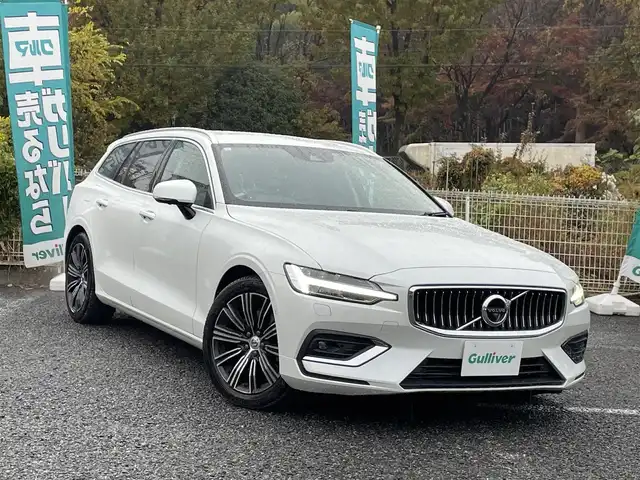 ボルボ Ｖ６０ T5 インスクリプション 埼玉県 2018(平30)年 5.1万km パール 本革シート/シートヒーター/ハーマンカードンスピーカー/純正ナビTV/360度カメラ/パワーバックドア/クリアランスソナー/LEDヘッドライト/衝突軽減ブレーキ/ヘッドアップディスプレイ/ACC/BSM/ETC/純正１８インチアルミ/スマートキー/保証書付整備手帳