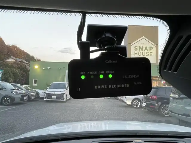 ボルボ Ｖ６０ T5 インスクリプション 埼玉県 2018(平30)年 5.1万km パール 本革シート/エアシート＆シートヒーター/ハーマンカードンスピーカー/純正ナビTV/360度カメラ/パワーバックドア/クリアランスソナー/LEDヘッドライト/衝突軽減ブレーキ/ヘッドアップディスプレイ/ACC/BSM/ETC/純正１８インチアルミ/スマートキー/保証書付整備手帳