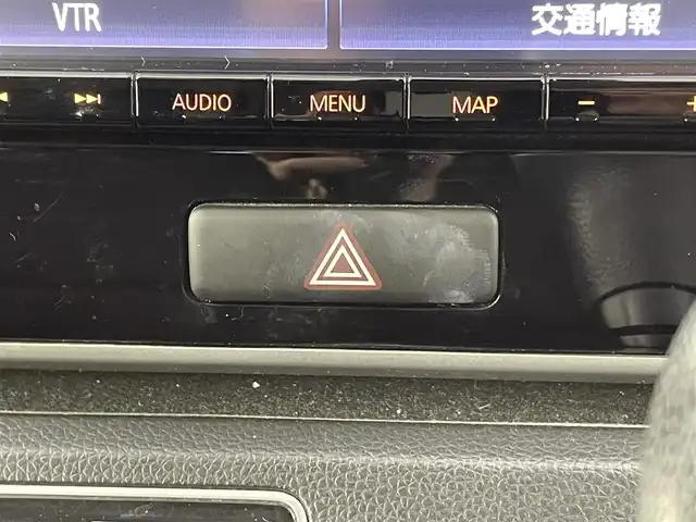 スズキ ワゴンＲ HYBRID FZ 千葉県 2017(平29)年 3.9万km ブレイブカーキP 禁煙車/スズキセーフティサポート/・デュアルセンサーブレーキサポート/・ヘッドアップディスプレイ/・車線逸脱警報システム/・コーナーセンサー/純正８インチメモリナビ/・型番：CN-RZ83/・CD/Bluetooth/フルセグTV/・全方位カメラ/・ビルトインETC/D席シートヒーター/革巻きステアリング/・ステアリングスイッチ/純正フロアマット/純正１４インチAW/オートライト/・ハロゲンヘッドライト/スマートキー&プッシュスタート