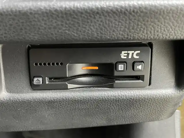 スズキ ワゴンＲ HYBRID FZ 千葉県 2017(平29)年 3.9万km ブレイブカーキP 禁煙車/スズキセーフティサポート/・デュアルセンサーブレーキサポート/・ヘッドアップディスプレイ/・車線逸脱警報システム/・コーナーセンサー/純正８インチメモリナビ/・型番：CN-RZ83/・CD/Bluetooth/フルセグTV/・全方位カメラ/・ビルトインETC/D席シートヒーター/革巻きステアリング/・ステアリングスイッチ/純正フロアマット/純正１４インチAW/オートライト/・ハロゲンヘッドライト/スマートキー&プッシュスタート