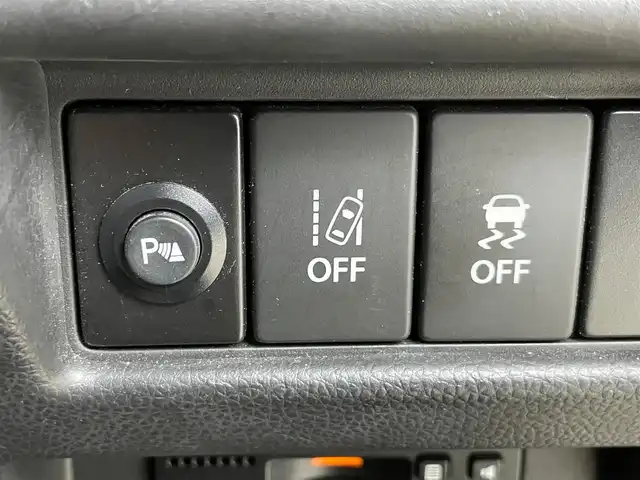 スズキ ワゴンＲ HYBRID FZ 千葉県 2017(平29)年 3.9万km ブレイブカーキP 禁煙車/スズキセーフティサポート/・デュアルセンサーブレーキサポート/・ヘッドアップディスプレイ/・車線逸脱警報システム/・コーナーセンサー/純正８インチメモリナビ/・型番：CN-RZ83/・CD/Bluetooth/フルセグTV/・全方位カメラ/・ビルトインETC/D席シートヒーター/革巻きステアリング/・ステアリングスイッチ/純正フロアマット/純正１４インチAW/オートライト/・ハロゲンヘッドライト/スマートキー&プッシュスタート