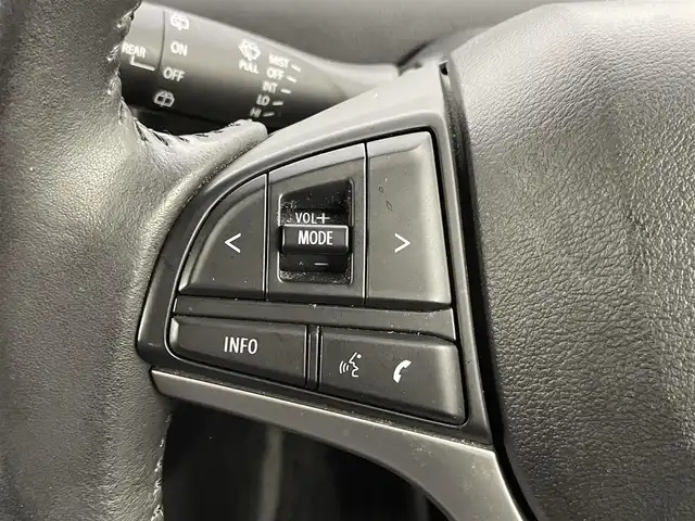 スズキ ワゴンＲ HYBRID FZ 千葉県 2017(平29)年 3.9万km ブレイブカーキP 禁煙車/スズキセーフティサポート/・デュアルセンサーブレーキサポート/・ヘッドアップディスプレイ/・車線逸脱警報システム/・コーナーセンサー/純正８インチメモリナビ/・型番：CN-RZ83/・CD/Bluetooth/フルセグTV/・全方位カメラ/・ビルトインETC/D席シートヒーター/革巻きステアリング/・ステアリングスイッチ/純正フロアマット/純正１４インチAW/オートライト/・ハロゲンヘッドライト/スマートキー&プッシュスタート