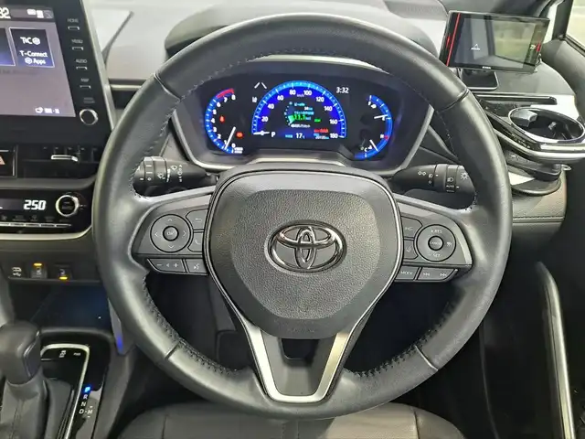 トヨタ カローラ クロス Z 大阪府 2022(令4)年 2.1万km プラチナホワイトパールマイカ /禁煙車//ワンオーナー車//9インチナビ機能付きディスプレイオーディオ/・FM・AM・BT・USB・Miracast・フルセグTV//モデリスタエアロ(F.S.R)//ハーフレザーシート//前席シートヒーター//パワーバックドア//ルーフレール//レーダークルーズコントロール//BSM(ブラインドスポットモニター)//LTA(レーントレーシングアシスト)//RSA(ロードサインアシスト)//LEDヘッドライト//オートマチックハイビーム//プロジェクションカーテシイルミ//ビルトインETC2.0//ディーラーOP前後ドラレコ・レーダー//電動パーキングブレーキ//保証書//取扱説明書//スペアキー