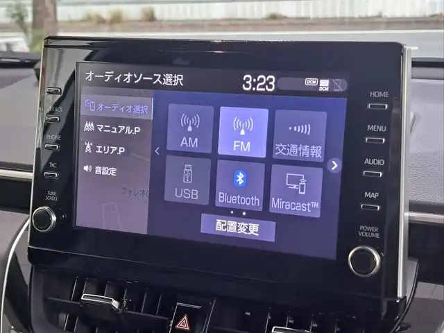トヨタ カローラ クロス Z 大阪府 2022(令4)年 2.1万km プラチナホワイトパールマイカ /禁煙車//ワンオーナー車//9インチナビ機能付きディスプレイオーディオ/・FM・AM・BT・USB・Miracast・フルセグTV//モデリスタエアロ(F.S.R)//ハーフレザーシート//前席シートヒーター//パワーバックドア//ルーフレール//レーダークルーズコントロール//BSM(ブラインドスポットモニター)//LTA(レーントレーシングアシスト)//RSA(ロードサインアシスト)//LEDヘッドライト//オートマチックハイビーム//プロジェクションカーテシイルミ//ビルトインETC2.0//ディーラーOP前後ドラレコ・レーダー//電動パーキングブレーキ//保証書//取扱説明書//スペアキー