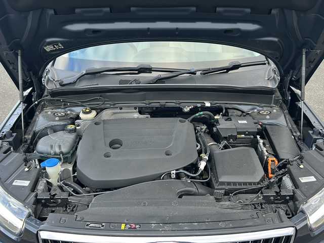 ボルボ ボルボ ＸＣ４０ B4 AWD インスクリプション 佐賀県 2022(令4)年 2.7万km デニムブルーメタリック エンジンスタートボタン/保証書/取扱説明書/記録簿/スマートキー/スペアキー有/追従走行付きクルーズコントロール/Bluetooth接続/AppleCarPlay/AndroidAuto/フルセグTV/全方位カメラ/サンルーフ/前後ドライブレコーダー/前席パワーシート/レザーシート/前席シートヒーター/ルーフレール/横滑り防止装置/前後コーナーセンサー/レーンキープアシスト/盗難防止装置/オートライト/オートマチックハイビーム/LEDライト/Dynamic/eco/Off　Road　Mode/自動発車システム/ステアリングヒーター/革巻ステアリング/電格ウィンカーミラー/シートメモリ/コーナリングライト/衝突回避システム/ロードサインインフォメーション