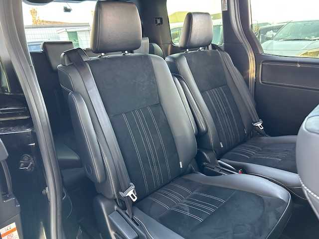 トヨタ エスクァイア Gi プレミアムパッケージ ブラックテーラード 道東・釧路十勝 2019(平31)年 3.2万km ブラック 4WD/寒冷地仕様/ワンオーナー/社外10インチメモリーナビ/　　（DVD/CD/フルセグTV/Bluetooth）/バックカメラ/トヨタセーフティセンス/　　衝突軽減ブレーキ/　　レーンキープアシスト/　　オートマチックハイビーム/クルーズコントロール/社外10.2インチフリップダウンモニター/両側パワースライドドア/フロントワイパーデアイサ―/ハーフレザーシート/前席シートヒーター/アイドリングストップ/ウッドコンビハンドル/ステアリングヒーター/ステアリングリモコン/ビルトインETC/LEDヘッドライト/フォグライト/横滑り防止装置/ウィンカーミラー/電動格納ミラー/運転席シートヒーター/モデリスタフルエアロ/ドライブレコーダー前後/純正ドアバイザー/純正フロアマット/スペアタイヤ/社外レーダー/キーレス一体型純正エンジンスターター/スマートキー/エンジンプッシュスタート/スペアキー/ディーラー記録簿 R4/5/6/取扱説明書/保証書/ナビ取説/純正15インチアルミホイール