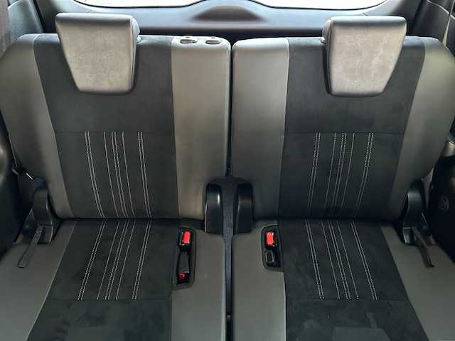 トヨタ エスクァイア Gi プレミアムパッケージ ブラックテーラード 道東・釧路十勝 2019(平31)年 3.2万km ブラック 4WD/寒冷地仕様/ワンオーナー/社外10インチメモリーナビ/　　（DVD/CD/フルセグTV/Bluetooth）/バックカメラ/トヨタセーフティセンス/　　衝突軽減ブレーキ/　　レーンキープアシスト/　　オートマチックハイビーム/クルーズコントロール/社外10.2インチフリップダウンモニター/両側パワースライドドア/フロントワイパーデアイサ―/ハーフレザーシート/前席シートヒーター/アイドリングストップ/ウッドコンビハンドル/ステアリングヒーター/ステアリングリモコン/ビルトインETC/LEDヘッドライト/フォグライト/横滑り防止装置/ウィンカーミラー/電動格納ミラー/運転席シートヒーター/モデリスタフルエアロ/ドライブレコーダー前後/純正ドアバイザー/純正フロアマット/スペアタイヤ/社外レーダー/キーレス一体型純正エンジンスターター/スマートキー/エンジンプッシュスタート/スペアキー/ディーラー記録簿 R4/5/6/取扱説明書/保証書/ナビ取説/純正15インチアルミホイール