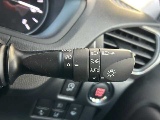 トヨタ エスクァイア Gi プレミアムパッケージ ブラックテーラード 道東・釧路十勝 2019(平31)年 3.2万km ブラック 4WD/寒冷地仕様/ワンオーナー/社外10インチメモリーナビ/　　（DVD/CD/フルセグTV/Bluetooth）/バックカメラ/トヨタセーフティセンス/　　衝突軽減ブレーキ/　　レーンキープアシスト/　　オートマチックハイビーム/クルーズコントロール/社外10.2インチフリップダウンモニター/両側パワースライドドア/フロントワイパーデアイサ―/ハーフレザーシート/前席シートヒーター/アイドリングストップ/ウッドコンビハンドル/ステアリングヒーター/ステアリングリモコン/ビルトインETC/LEDヘッドライト/フォグライト/横滑り防止装置/ウィンカーミラー/電動格納ミラー/運転席シートヒーター/モデリスタフルエアロ/ドライブレコーダー前後/純正ドアバイザー/純正フロアマット/スペアタイヤ/社外レーダー/キーレス一体型純正エンジンスターター/スマートキー/エンジンプッシュスタート/スペアキー/ディーラー記録簿 R4/5/6/取扱説明書/保証書/ナビ取説/純正15インチアルミホイール