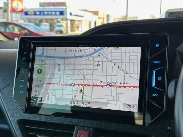 トヨタ エスクァイア Gi プレミアムパッケージ ブラックテーラード 道東・釧路十勝 2019(平31)年 3.2万km ブラック 4WD/寒冷地仕様/ワンオーナー/社外10インチメモリーナビ/　　（DVD/CD/フルセグTV/Bluetooth）/バックカメラ/トヨタセーフティセンス/　　衝突軽減ブレーキ/　　レーンキープアシスト/　　オートマチックハイビーム/クルーズコントロール/社外10.2インチフリップダウンモニター/両側パワースライドドア/フロントワイパーデアイサ―/ハーフレザーシート/前席シートヒーター/アイドリングストップ/ウッドコンビハンドル/ステアリングヒーター/ステアリングリモコン/ビルトインETC/LEDヘッドライト/フォグライト/横滑り防止装置/ウィンカーミラー/電動格納ミラー/運転席シートヒーター/モデリスタフルエアロ/ドライブレコーダー前後/純正ドアバイザー/純正フロアマット/スペアタイヤ/社外レーダー/キーレス一体型純正エンジンスターター/スマートキー/エンジンプッシュスタート/スペアキー/ディーラー記録簿 R4/5/6/取扱説明書/保証書/ナビ取説/純正15インチアルミホイール