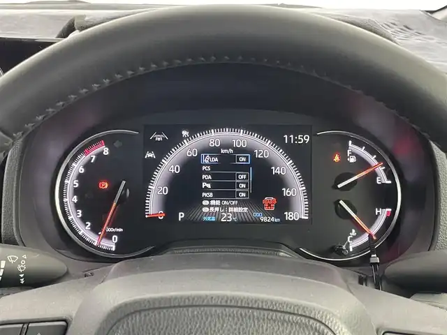 トヨタ ヴォクシー S－Z 埼玉県 2023(令5)年 1万km ホワイトパールクリスタルシャイン Mira Cast/ワンオーナー/純正メモリナビ/(DVD/フルセグTV/Bluetooth/USB)/フリップダウンモニター/ハーフレザーシート/バックカメラ/両側パワースライドドア/セーフティセンス/・プリクラッシュセーフティシステム/・レーンディパーチャーアラート/・オートマチックハイビーム/・ドライバー異常時対応システム/・発進遅れ告知機能/・レーントレーシングアシスト/・レーダークルーズコントロール/・ロードサインアシスト/・プロアクティブドライビングアシスト/LEDヘッドライト/スマートキー/ビルトインETC2.0 /前後ドライブレコーダー/前席シートヒーター/横滑り防止機能/純正17インチアルミホイール/カーテンエアバッグ/パーキングサポートブレーキ/保証書/取扱説明書