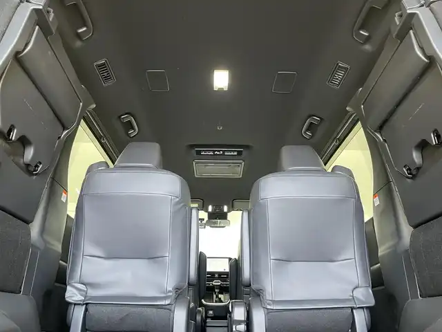 トヨタ ヴォクシー S－Z 埼玉県 2023(令5)年 1万km ホワイトパールクリスタルシャイン Mira Cast/ワンオーナー/純正メモリナビ/(DVD/フルセグTV/Bluetooth/USB)/フリップダウンモニター/ハーフレザーシート/バックカメラ/両側パワースライドドア/セーフティセンス/・プリクラッシュセーフティシステム/・レーンディパーチャーアラート/・オートマチックハイビーム/・ドライバー異常時対応システム/・発進遅れ告知機能/・レーントレーシングアシスト/・レーダークルーズコントロール/・ロードサインアシスト/・プロアクティブドライビングアシスト/LEDヘッドライト/スマートキー/ビルトインETC2.0 /前後ドライブレコーダー/前席シートヒーター/横滑り防止機能/純正17インチアルミホイール/カーテンエアバッグ/パーキングサポートブレーキ/保証書/取扱説明書