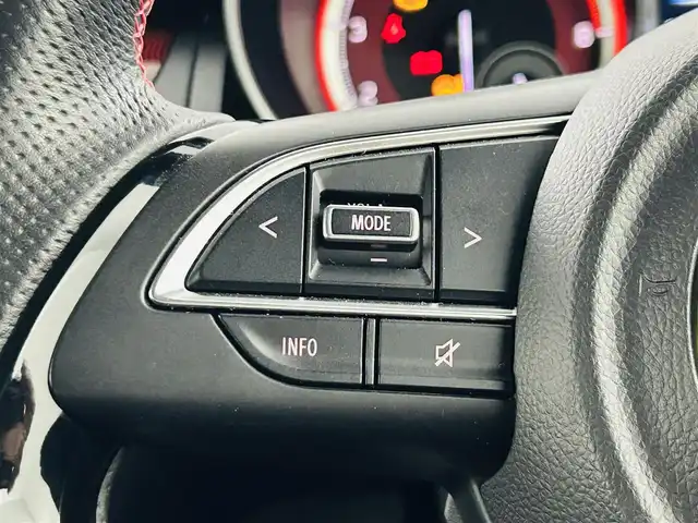 スズキ スイフト スポーツ 福島県 2023(令5)年 2.8万km プレミアムシルバーメタリック 社外ディスプレイオーディオ/【AM/FM/Bluetooth/AUX/ipod】/・バックカメラ/・社外前方ドライブレコーダー/・社外ETC/スズキセーフティサポート/・衝突軽減ブレーキ/・車線逸脱警報装置/・レーダークルーズコントロール/・レーンキープアシスト/コーナーセンサー/運転席シートヒーター/革巻きステアリング/・ステアリングスイッチ/LEDヘッドライト/・オートライト/・フロントフォグライト/・リアフォグライト/電動格納ウィンカーミラー/純正フロアマット/横滑り防止装置