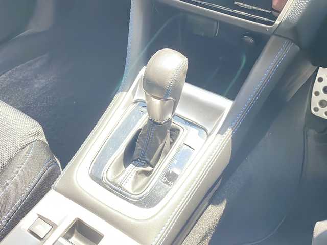 スバル レヴォーグ 1．6GT－S アイサイト 道央・札幌 2014(平26)年 14.4万km クリスタルホワイトP (株)IDOMが運営する【じしゃロン札幌店】の自社ローン専用車両になります。こちらは現金またはオートローンご利用価格です。自社ローンご希望の方は別途その旨お申し付けください。/・レーンキープアシスト/・パワーシート/・アイサイト/・社外SDナビ/BT/CD/DVD/AM/FM/・フルセグTV/・バックカメラ/・クルーズコントロール/・スマートキー/・ETC/・柿本デュアルマフラー/・17インチAW