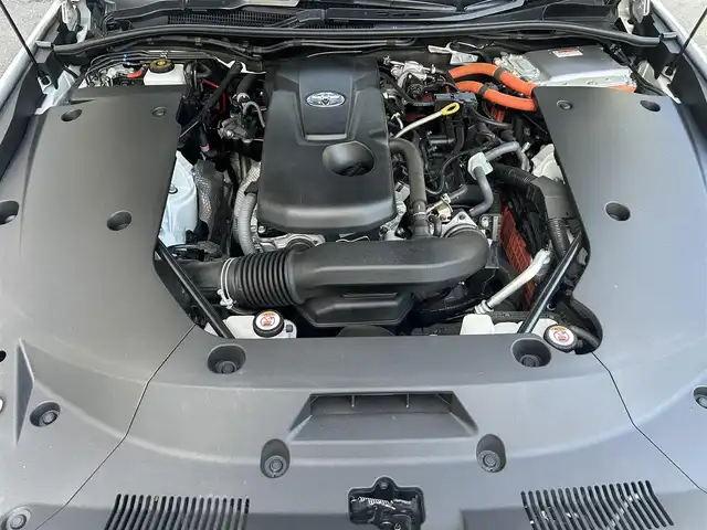 トヨタ クラウン ハイブリッド RS アドバンス 福島県 2019(令1)年 2.6万km ホワイトパールクリスタルシャイン 登録時走行距離：25457km/サンルーフ/純正ナビ/ (フルセグTV/BT/CD/DVD/AM/FM)/バックカメラ/全周囲カメラ/トヨタセーフティセンス/ ・プリクラッシュセーフティ/ ・クリアランスソナー/ ・BSM（ブラインドスポットモニター）/ ・RCTA（リヤクロストラフィックアラート）/プッシュスタート/パドルシフト/ステアリングスイッチ/電動チルト/MTモード付AT/ビルトインETC/前後ドライブレコーダー/レザーシート/パワーシート/ (D席/N席）/メモリーシート/純正フロアマット/電動格納ミラー/ウィンカーミラー/ドアバイザー/オートライト/オートマチックハイビーム/LEDヘッドライト/フォグランプ/スマートキー/エンジンスターター/純正18インチAW/レーンキープアシスト/横滑り防止装置/保証書/取扱説明書