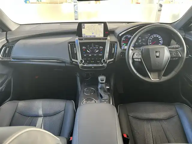 トヨタ クラウン ハイブリッド RS アドバンス 福島県 2019(令1)年 2.6万km ホワイトパールクリスタルシャイン 登録時走行距離：25457km/サンルーフ/純正ナビ/ (フルセグTV/BT/CD/DVD/AM/FM)/バックカメラ/全周囲カメラ/トヨタセーフティセンス/ ・プリクラッシュセーフティ/ ・クリアランスソナー/ ・BSM（ブラインドスポットモニター）/ ・RCTA（リヤクロストラフィックアラート）/プッシュスタート/パドルシフト/ステアリングスイッチ/電動チルト/MTモード付AT/ビルトインETC/前後ドライブレコーダー/レザーシート/パワーシート/ (D席/N席）/メモリーシート/純正フロアマット/電動格納ミラー/ウィンカーミラー/ドアバイザー/オートライト/オートマチックハイビーム/LEDヘッドライト/フォグランプ/スマートキー/エンジンスターター/純正18インチAW/レーンキープアシスト/横滑り防止装置/保証書/取扱説明書