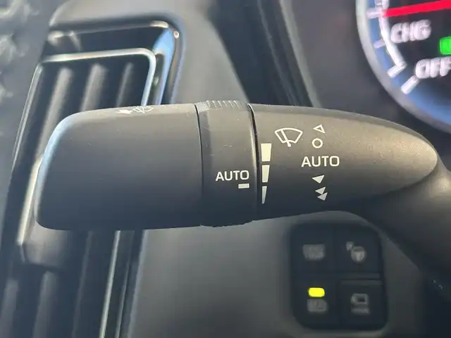 トヨタ クラウン ハイブリッド RS アドバンス 福島県 2019(令1)年 2.6万km ホワイトパールクリスタルシャイン 登録時走行距離：25457km/サンルーフ/純正ナビ/ (フルセグTV/BT/CD/DVD/AM/FM)/バックカメラ/全周囲カメラ/トヨタセーフティセンス/ ・プリクラッシュセーフティ/ ・クリアランスソナー/ ・BSM（ブラインドスポットモニター）/ ・RCTA（リヤクロストラフィックアラート）/プッシュスタート/パドルシフト/ステアリングスイッチ/電動チルト/MTモード付AT/ビルトインETC/前後ドライブレコーダー/レザーシート/パワーシート/ (D席/N席）/メモリーシート/純正フロアマット/電動格納ミラー/ウィンカーミラー/ドアバイザー/オートライト/オートマチックハイビーム/LEDヘッドライト/フォグランプ/スマートキー/エンジンスターター/純正18インチAW/レーンキープアシスト/横滑り防止装置/保証書/取扱説明書