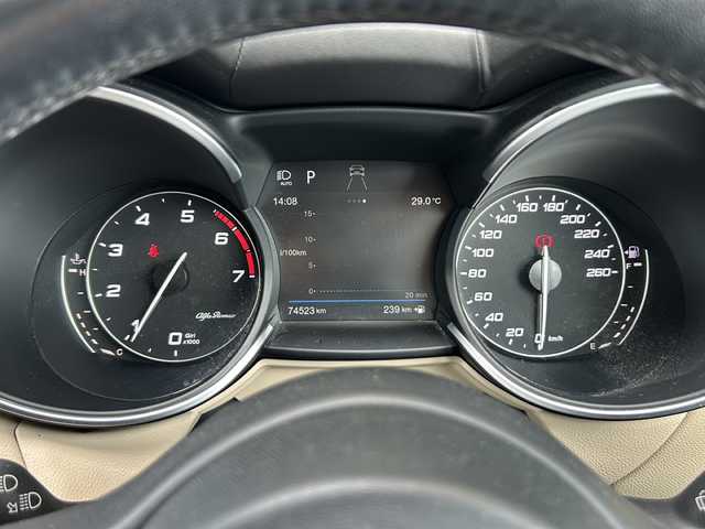 アルファロメオ ステルヴィオ ファーストエディション 静岡県 2019(令1)年 7.5万km ブルーモンテカルロ 純正メモリナビ/・Bluetooth/・USB/・AUX/・AM/・FM/主要装備/・衝突軽減/・追従クルコン/・バックカメラ/・コーナーセンサー/・ETC/・オートライト/・オートハイビーム/・純正ドラレコ前後/・シートヒーター/・ハンドルヒーター/・フォグランプ/・純正アルミホイール/・純正フロアマット/・スマートキー/・プッシュスタート