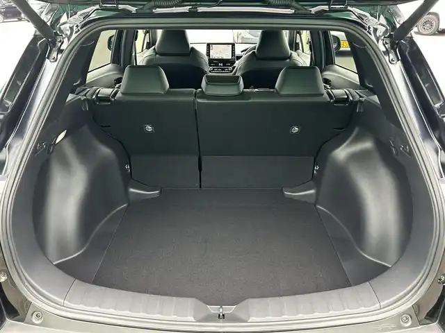トヨタ カローラ クロス ハイブリッド Z 茨城県 2023(令5)年 3.7万km アティチュードブラックマイカ Toyota Safety Sense/純正9インチディスプレイオーディオナビ/-Bluetooth USB AppleCarPlay AndroidAuto/バックカメラ/プリクラッシュセーフティ/レーダークルーズコントロール/オートマッチックハイビーム/ロードサインアシスト/LEDオートライト フロントフォグランプ/ハーフレザーシート/前席シートヒーター/純正18インチアルミホイール/ルーフレール/ステアリングスイッチ/スマートキー/ビルトインETC2.0/取扱説明書