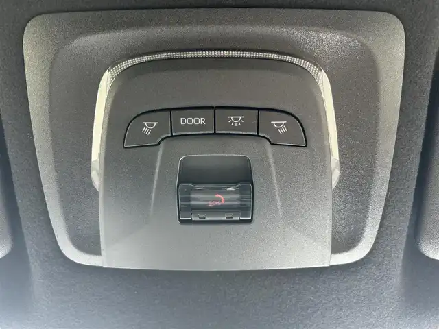 トヨタ カローラ クロス ハイブリッド Z 茨城県 2023(令5)年 3.7万km アティチュードブラックマイカ Toyota Safety Sense/純正9インチディスプレイオーディオナビ/-Bluetooth USB AppleCarPlay AndroidAuto/バックカメラ/プリクラッシュセーフティ/レーダークルーズコントロール/オートマッチックハイビーム/ロードサインアシスト/LEDオートライト フロントフォグランプ/ハーフレザーシート/前席シートヒーター/純正18インチアルミホイール/ルーフレール/ステアリングスイッチ/スマートキー/ビルトインETC2.0/取扱説明書