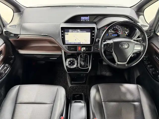 トヨタ エスクァイア Gi 大阪府 2019(令1)年 2.5万km ブラック 黒革シート 純正10incナビTV バックカメラ フリップダウンモニター シートヒーター クルーズコントロール 衝突軽減ブレーキ レーンアシスト オートハイビーム 両側パワースライドドア クリアランスソナー ETC