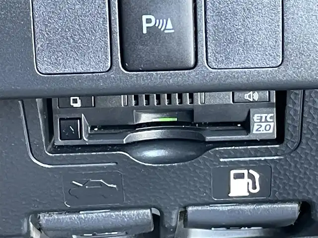 トヨタ ルーミー カスタムG－T 東京都 2020(令2)年 5.7万km レーザーブルークリスタルシャイン 純正9型ナビ/TV/CD/DVD/パノラミックビューモニター/追従クルーズ/両側電動ドア/ビルトインETC2.0/ドライブレコーダー/衝突回避支援ブレーキ機能/クリアランスソナー/純正LEDヘッドライト