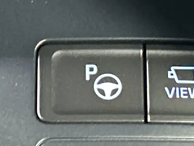 トヨタ ヴォクシー ハイブリッド S－Z 神奈川県 2025(令7)年 0.1千km プラチナホワイトパールマイカ 登録済未使用車/ディスプレイオーディオプラス/純正10.5型ディスプレーオーディオ/メモリーナビ/フルセグ　CD DVD USB　HDMI　Bluetooth　MiraCast　ETC2.0/バックカメラ/両側電動スライドドア/パワーバックドア/トヨタチームメイト/快適利便パッケージ/ユニバーサルステップ/セーフティセンス/プリクラッシュセーフティ/レーンディパーチャーアラート/オートマチックハイビーム/ドライバー異常時対応システム/発進遅れ告知機能/レーントレーシングアシスト/レーダークルーズコントロール/ロードサインアシスト/パーキングサポートブレーキ/車両接近通報装置/プロアクティブドライビングアシスト/カラーヘッドアップディスプレイ/デジタルインナーミラー/ステアリングヒーター/前席/2列目左右シートヒーター/ステアリングヒーター/合皮/ファブリックコンビシート/革巻きステアリング/AC100V/SOSコール/プッシュスタート/スマートキー/LEDヘッドライト/オートライト/純正17インチアルミホイール/純正サイド/リアスポイラー