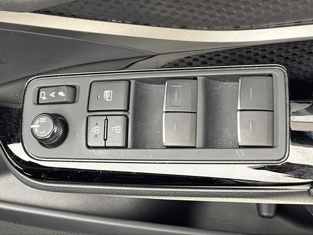 トヨタ Ｃ－ＨＲ G 千葉県 2021(令3)年 3.7万km ブラックマイカ モデリスタエアロ/Ｍｉｒａｃａｓｔ/ＩＳＯＦＩＸ/Ｔ－ｃｏｎｎｅｃｔ/クルーズコントロール/レインセンサー/フォグ/ステアリングスイッチ/オートライト/オートワイパー/全席シートヒータークーラー/ブラインドスポットモニター/パノラミックビューモニター/運転席パワーシート/USB/HDMI