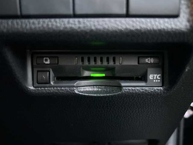 トヨタ ＲＡＶ４ G Zパッケージ 愛知県 2019(令1)年 4.3万km アティチュードブラックマイカ ・禁煙車/・ワンオーナー/・純正ナビ/フルセグTV/・バックカメラ/・ビルトインETC/・Bluetooth/USB/・ドライブレコーダー/・セーフティセンス/・RCTA/PKSB/・クリアランスソナー/・前席シートヒーター/・ステアリングヒーター/・パワーバックドア/・ルーフレール/・純正１９インチアルミ/・ステアスイッチ/・LEDオートライト/・フォグランプ/・電動格納ミラーウインカー/・新車保証書/取扱説明書/・スペアキー