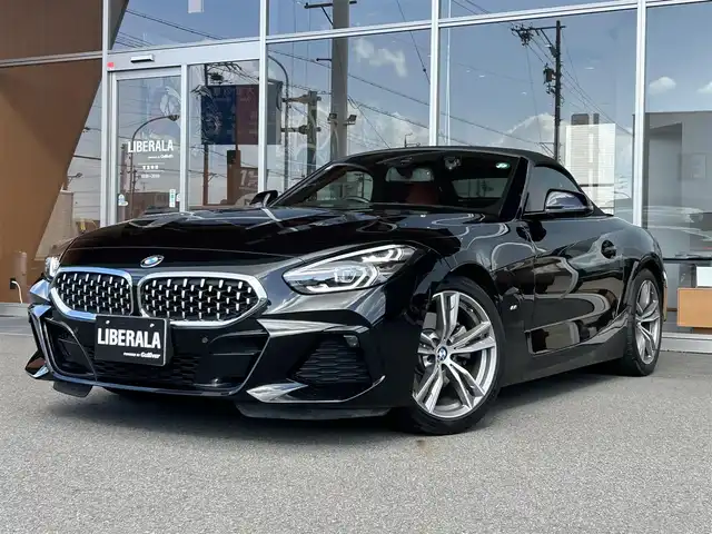 ＢＭＷ ＢＭＷ Ｚ４ sDrive20i Mスポーツ 岐阜県 2021(令3)年 2.3万km サファイアブラックP harman/kardonサラウンドサウンドシステム/ドライビングアシスト/　レーンディパーチャーウォーニング/　レーンチェンジウォーニング/　前車接近警告機能/　衝突回避被害軽減ブレーキ/　後車衝突警告機能/　クロストラフィックウォーニング/リヤビューカメラ予想進路表示機能付/リバースアシスト後退時ステアリングアシスト機能/アクティブクルーズコントロール　ストップアンドゴー機能付/BMWライブコックピット/　10.25インチ ワイドコントロールディスプレイ/　HDDナビゲーションシステム/電動フロントシート　運転席助手席メモリー機能付/　M スポーツシート　運転席助手席/　フロントシートヒーティング　運転席助手席/スマートキースペア