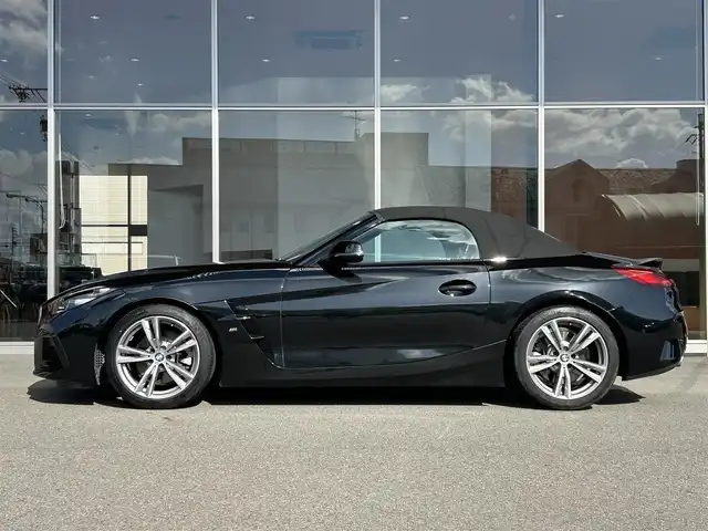 ＢＭＷ ＢＭＷ Ｚ４ sDrive20i Mスポーツ 岐阜県 2021(令3)年 2.3万km サファイアブラックP harman/kardonサラウンドサウンドシステム/ドライビングアシスト/　レーンディパーチャーウォーニング/　レーンチェンジウォーニング/　前車接近警告機能/　衝突回避被害軽減ブレーキ/　後車衝突警告機能/　クロストラフィックウォーニング/リヤビューカメラ予想進路表示機能付/リバースアシスト後退時ステアリングアシスト機能/アクティブクルーズコントロール　ストップアンドゴー機能付/BMWライブコックピット/　10.25インチ ワイドコントロールディスプレイ/　HDDナビゲーションシステム/電動フロントシート　運転席助手席メモリー機能付/　M スポーツシート　運転席助手席/　フロントシートヒーティング　運転席助手席/スマートキースペア