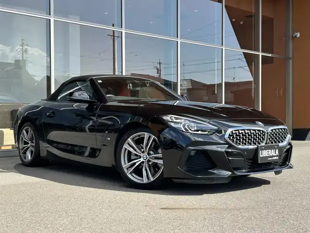 ＢＭＷ ＢＭＷ Ｚ４ sDrive20i Mスポーツ 岐阜県 2021(令3)年 2.3万km サファイアブラックP harman/kardonサラウンドサウンドシステム/ドライビングアシスト/　レーンディパーチャーウォーニング/　レーンチェンジウォーニング/　前車接近警告機能/　衝突回避被害軽減ブレーキ/　後車衝突警告機能/　クロストラフィックウォーニング/リヤビューカメラ予想進路表示機能付/リバースアシスト後退時ステアリングアシスト機能/アクティブクルーズコントロール　ストップアンドゴー機能付/BMWライブコックピット/　10.25インチ ワイドコントロールディスプレイ/　HDDナビゲーションシステム/電動フロントシート　運転席助手席メモリー機能付/　M スポーツシート　運転席助手席/　フロントシートヒーティング　運転席助手席/スマートキースペア