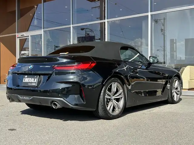 ＢＭＷ ＢＭＷ Ｚ４ sDrive20i Mスポーツ 岐阜県 2021(令3)年 2.3万km サファイアブラックP harman/kardonサラウンドサウンドシステム/ドライビングアシスト/　レーンディパーチャーウォーニング/　レーンチェンジウォーニング/　前車接近警告機能/　衝突回避被害軽減ブレーキ/　後車衝突警告機能/　クロストラフィックウォーニング/リヤビューカメラ予想進路表示機能付/リバースアシスト後退時ステアリングアシスト機能/アクティブクルーズコントロール　ストップアンドゴー機能付/BMWライブコックピット/　10.25インチ ワイドコントロールディスプレイ/　HDDナビゲーションシステム/電動フロントシート　運転席助手席メモリー機能付/　M スポーツシート　運転席助手席/　フロントシートヒーティング　運転席助手席/スマートキースペア