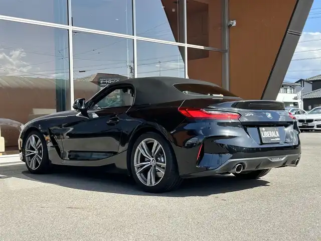 ＢＭＷ ＢＭＷ Ｚ４ sDrive20i Mスポーツ 岐阜県 2021(令3)年 2.3万km サファイアブラックP harman/kardonサラウンドサウンドシステム/ドライビングアシスト/　レーンディパーチャーウォーニング/　レーンチェンジウォーニング/　前車接近警告機能/　衝突回避被害軽減ブレーキ/　後車衝突警告機能/　クロストラフィックウォーニング/リヤビューカメラ予想進路表示機能付/リバースアシスト後退時ステアリングアシスト機能/アクティブクルーズコントロール　ストップアンドゴー機能付/BMWライブコックピット/　10.25インチ ワイドコントロールディスプレイ/　HDDナビゲーションシステム/電動フロントシート　運転席助手席メモリー機能付/　M スポーツシート　運転席助手席/　フロントシートヒーティング　運転席助手席/スマートキースペア