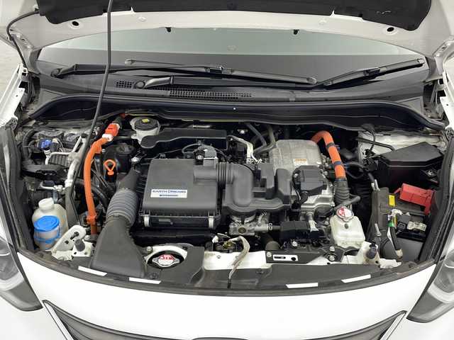 ホンダ フィット e:HEVクロスター 三重県 2020(令2)年 4.8万km プラチナホワイトパール 禁煙車/純正7インチナビ/　フルセグTV/CD/DVD/Bluetooth/バックカメラ/純正LEDヘッドライト/ホンダセンシング/前後ドラレコ/前後コーナーセンサー/プッシュスタート/スマートキー/ステアリングスイッチ/AAC/衝突軽減ブレーキシステム/レーンキープアシストシステム/オートマチックハイビーム/オートライト/スペアキー