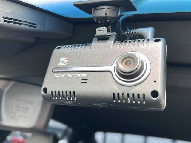 トヨタ クラウン ハイブリッド RS アドバンス 岐阜県 2018(平30)年 6.5万km ホワイトパールクリスタルシャイン 純正ＳＤナビ　/全周囲カメラ　/フルエアロ　/フルセグテレビ　/衝突被害軽減システム　/ＥＴＣ２．０　/コーナーセンサー前後/ＬＥＤヘッドライト/クルコン追従走行あり/ドラレコ前後/プッシュスタート　/オートライト/パワーシートD＋N席/パワーステアリング/パワーウィンドウ/スマートキー/AAC/スペアキー2本/Blue tooth接続/CDチェンジャー/USB入力端子/SDミュージックサーバー/AUX接続/フルフラットシート/純正フロアマット/ABS/横滑り防止装置/レーンキープアシスト/盗難防止装置/オートマチックハイビーム/エアバッグW/カーテンエアバッグ