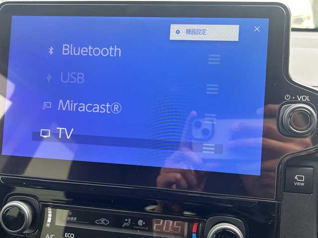 トヨタ シエンタ ハイブリッド Z 福島県 2023(令5)年 1.6万km ダークグレー 純正ナビ（USB/BT/MIRACAST）/フルセグTV/バックカメラ/全方位カメラ/ビルトインETC/純正フロアマット/トヨタセーフティセンス/前席シートヒーター/ステアリングヒーター/コーナーセンサー/パーキングアシスト/レーンキープアシスト/横滑り防止機能/レーダークルーズコントロール/フォグランプ/オートビーム/オートハイビーム/両側パワースライドドア/保証書、記録簿/スペアキー×１
