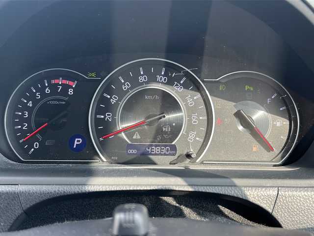 トヨタ ノア Si ダブルバイビーⅢ 福岡県 2021(令3)年 4.4万km 黒 ・純正ナビ9インチ（地図SDなし）/・純正フリップダウンモニター12.1インチ/・トヨタセーフティセンス/・クルーズコントロール/・プリクラッシュセーフティ/・コーナーセンサ/・レーンディパーチャーアラート/・両側パワースライドドア/・ETC2.0/・オートライト/・オートハイビーム/・横滑り防止装置/・電動格納ミラー/・ウィンカーミラー/・ステアリングリモコン/・ISOFIX/・純正フロアマット/・純正アルミ16インチ/・禁煙車