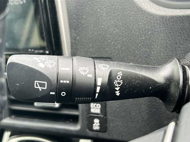 トヨタ ノア Si ダブルバイビーⅢ 福岡県 2021(令3)年 4.4万km 黒 ・純正ナビ9インチ（地図SDなし）/・純正フリップダウンモニター12.1インチ/・トヨタセーフティセンス/・クルーズコントロール/・プリクラッシュセーフティ/・コーナーセンサ/・レーンディパーチャーアラート/・両側パワースライドドア/・ETC2.0/・オートライト/・オートハイビーム/・横滑り防止装置/・電動格納ミラー/・ウィンカーミラー/・ステアリングリモコン/・ISOFIX/・純正フロアマット/・純正アルミ16インチ/・禁煙車