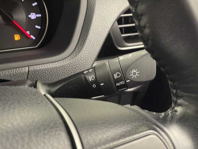 トヨタ ノア Si ダブルバイビーⅢ 栃木県 2021(令3)年 4.4万km ブラック 両側パワースライドドア/純正9インチナビ/純正12.1インチフリップダウンモニター/トヨタセーフティセンス/クルーズコントロール/プリクラッシュセーフティ/コーナーセンサー/レーンディパーチャーアラート/アイドリングストップ/ETC2.0/ドライブレコーダー/オートライト/オートハイビーム/横滑り防止装置/電動格納ミウィンカーミラー/ステアリングスイッチ/純正フロアマット/純正16インチAW