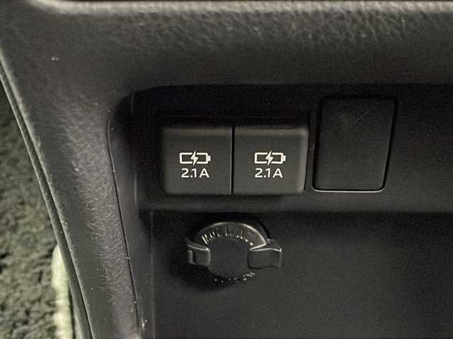 トヨタ ノア Si ダブルバイビーⅢ 栃木県 2021(令3)年 4.4万km ブラック 両側パワースライドドア/純正9インチナビ/純正12.1インチフリップダウンモニター/トヨタセーフティセンス/クルーズコントロール/プリクラッシュセーフティ/コーナーセンサー/レーンディパーチャーアラート/アイドリングストップ/ETC2.0/ドライブレコーダー/オートライト/オートハイビーム/横滑り防止装置/電動格納ミウィンカーミラー/ステアリングスイッチ/純正フロアマット/純正16インチAW