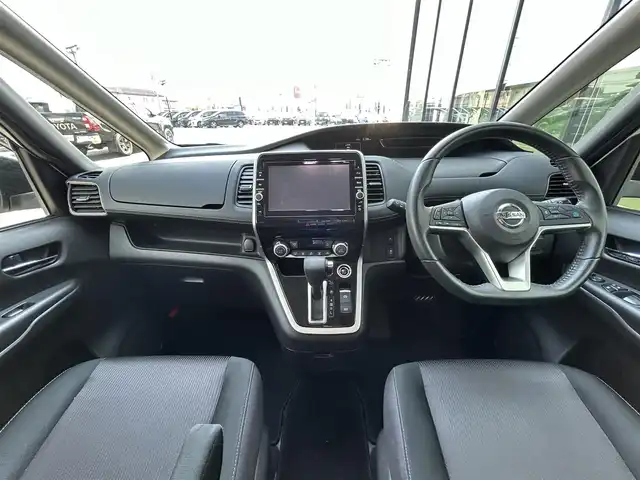 日産 セレナ ハイウェイスター プロパイロットED 茨城県 2017(平29)年 6.1万km ブリリアントホワイトパール 純正ナビゲーション（AM/FM/Bluetooth接続/AUX/USB/HDMI/SD/CD/DVD）/フリップダウンモニター付き/バックカメラ/フルセグTV/ETC/アイドリングストップ/クルーズコントロール/スマートキー/純正フロアマット/前方ドライブレコーダー/両側パワースライドドア/純正16インチアルミホイール/前後コーナーセンサー